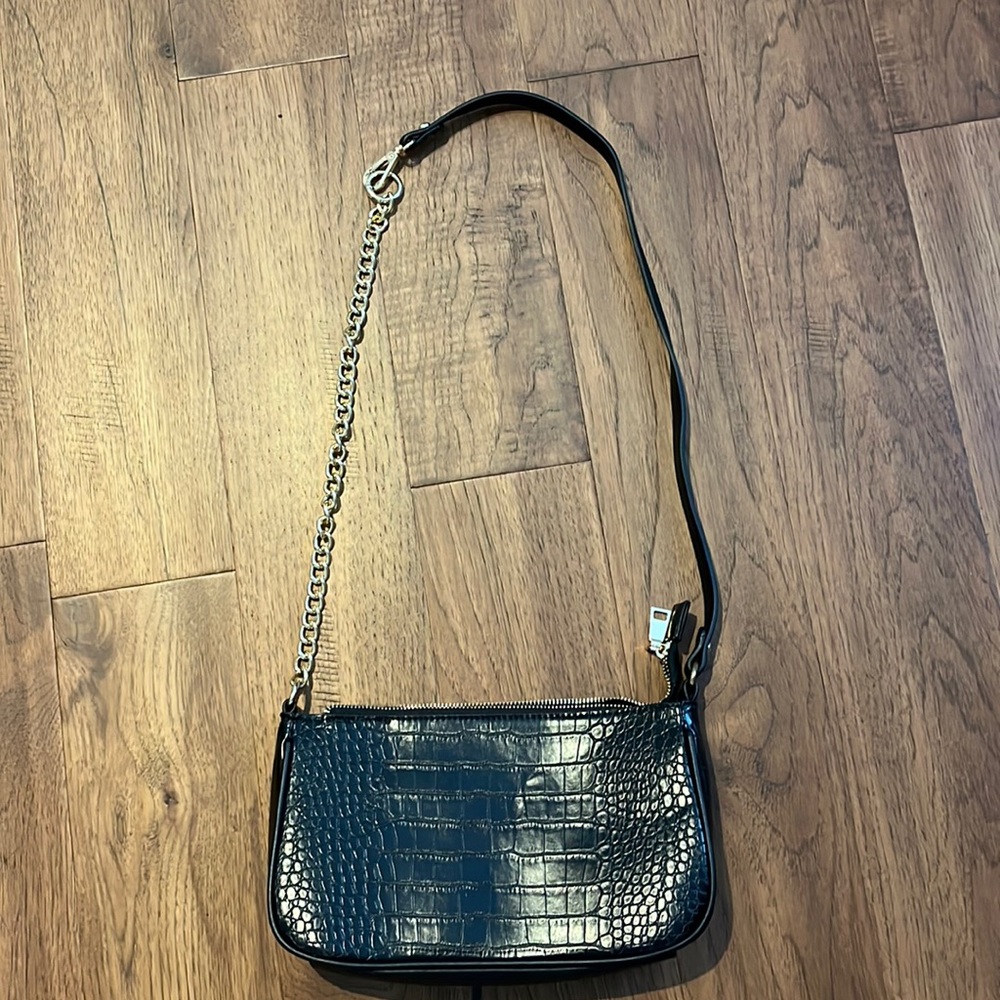 Baguette shoulder bag